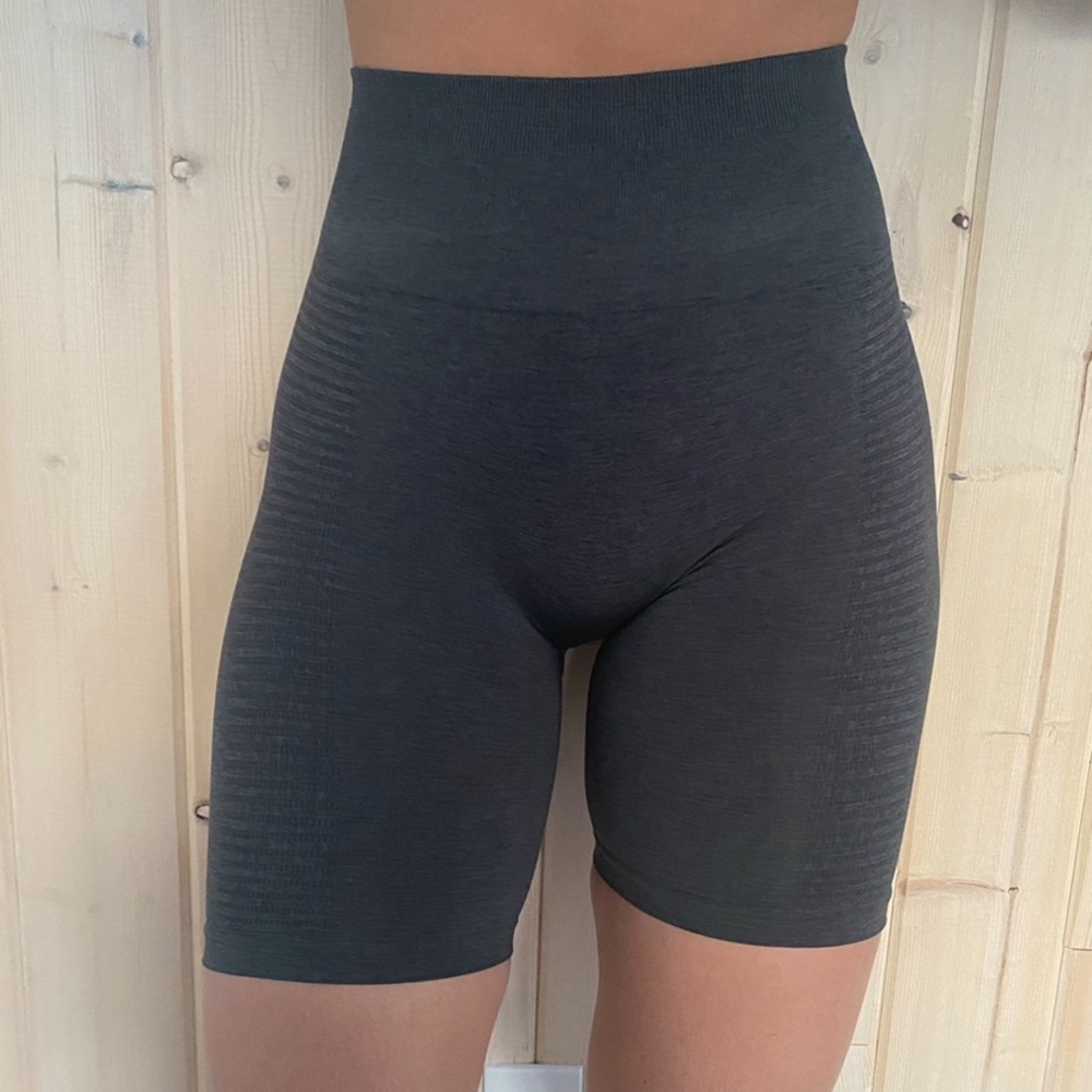 Alphalete Seamless Biker Short - Galaxy Grey
